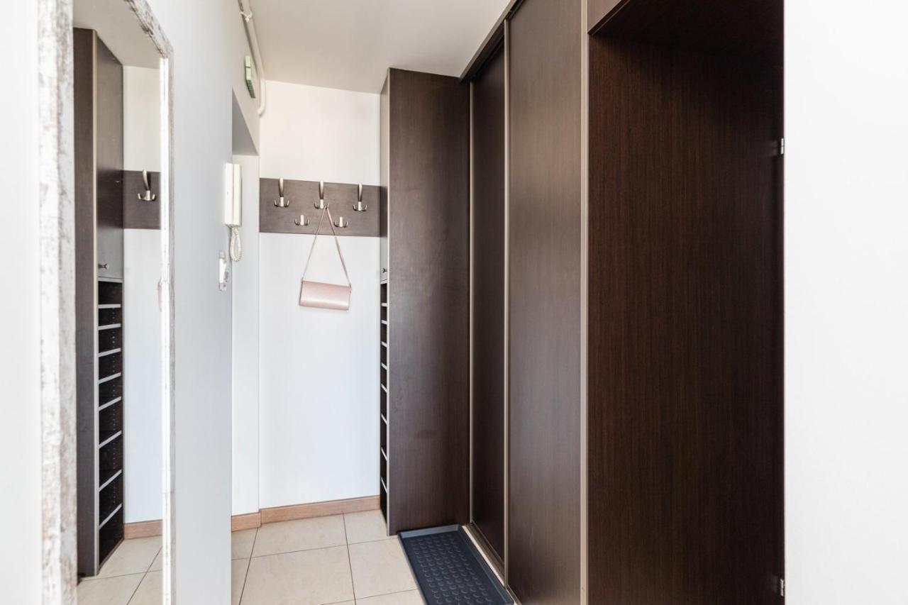Superapart Saska 48A, Sleek 6Th-Floor Studio With Balcony & Elevator Access Warszawa Eksteriør billede